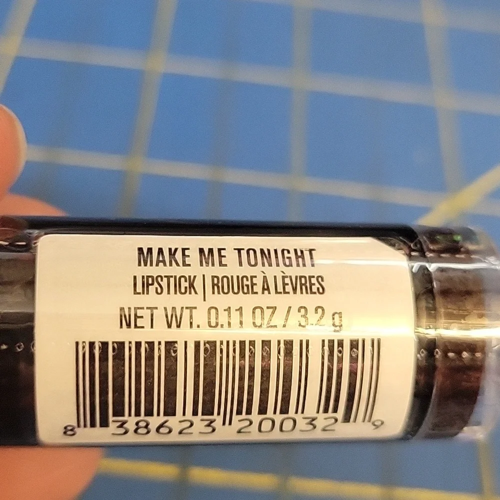 Makeup Revolution Lipstick 3.2g New Make Me Tonight